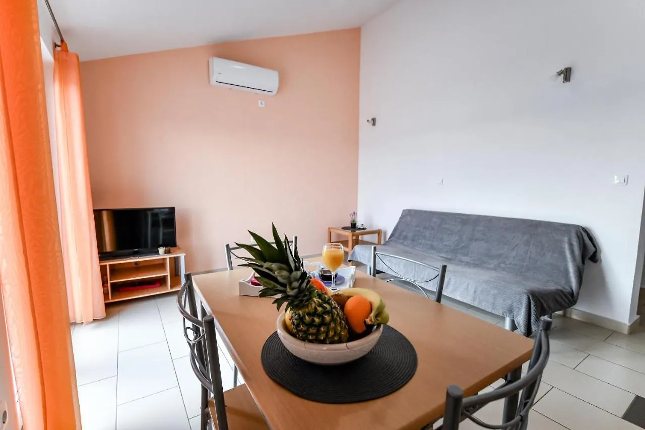 Apartments Joso Rtina 0*,