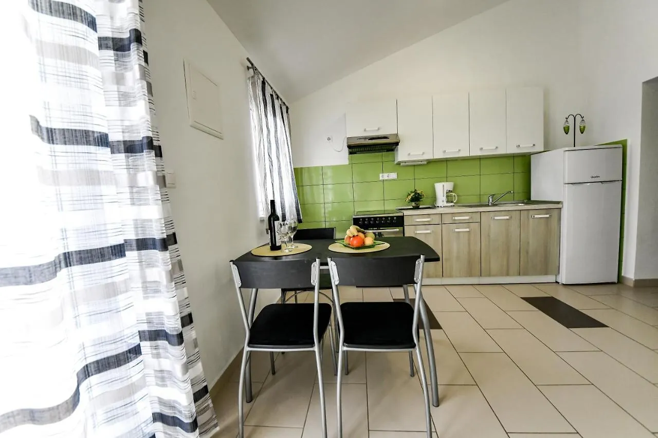 Apartments Joso Rtina 0*,