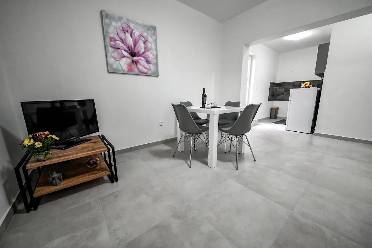 Apartments Joso Rtina