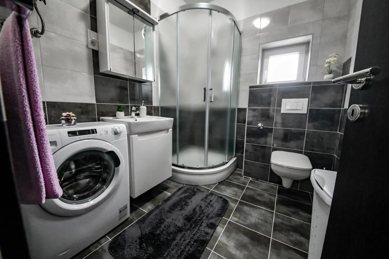 Apartments Joso Rtina 0*,