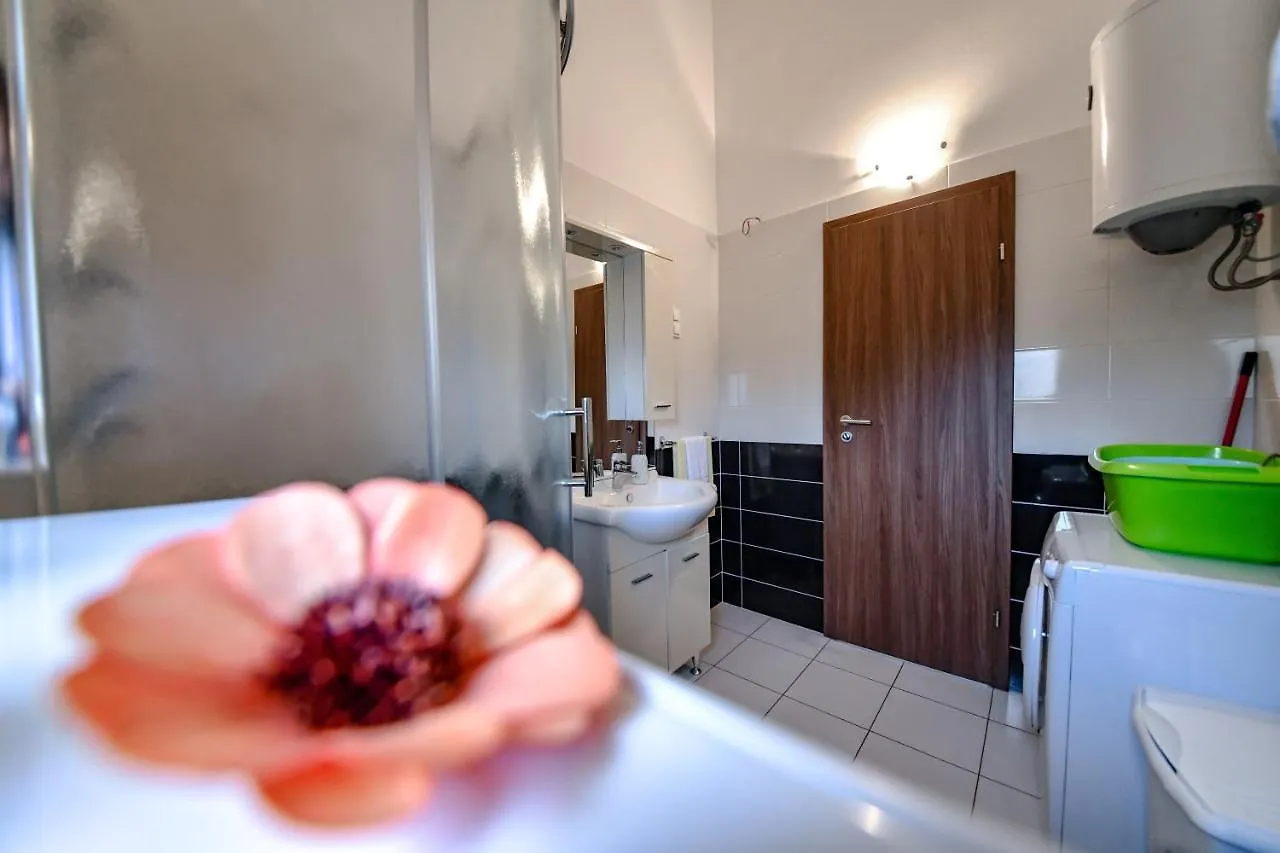 Apartments Joso Rtina 0*,