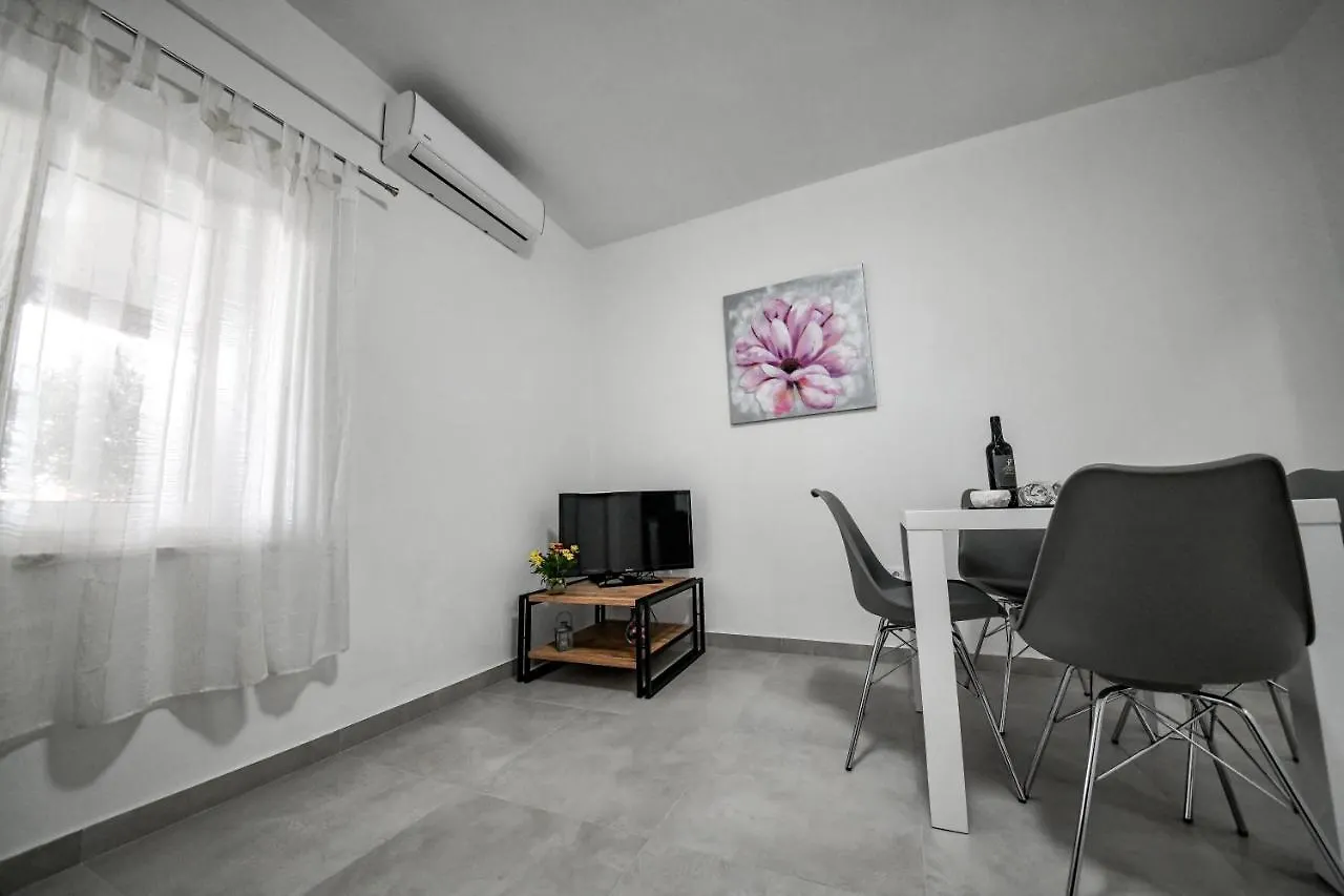 Apartments Joso Rtina 0*,  Croatia