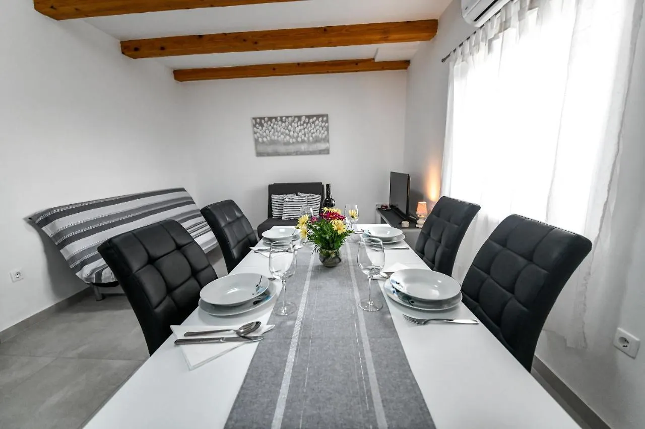 Apartments Joso Rtina
